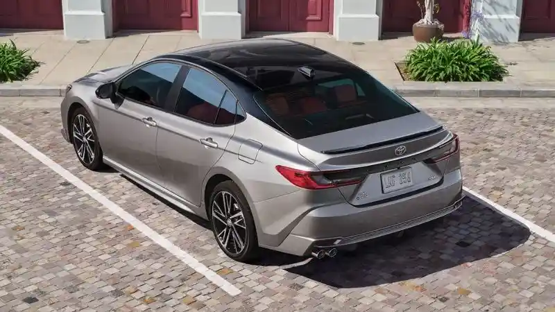 Foto - Toyota Camry Generasi Terbaru Resmi Debut Dunia