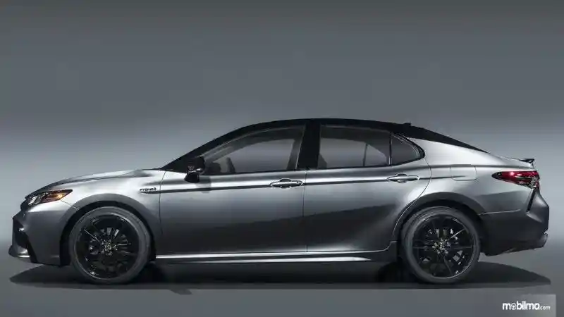 Foto - Tambah Mewah, Begini Bocoran Toyota Camry 2021