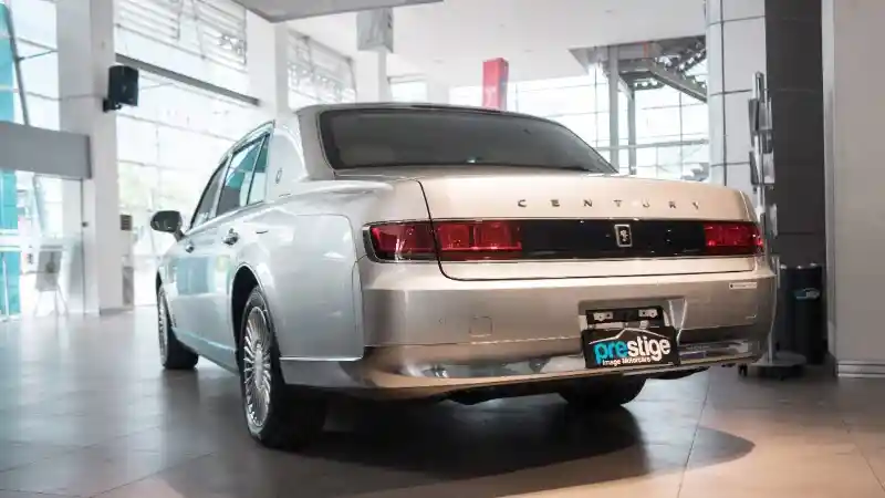 Foto - Mobil Kaisar Jepang Ini Resmi Hadir Di Indonesia