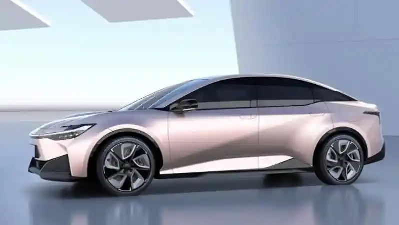 Mobil Listrik - Toyota Siapkan Mobil Listrik Sedan Berdimensi Setara Corolla