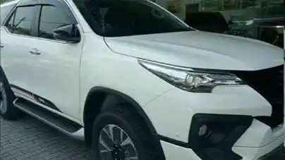 Foto - SPY SHOT: Toyota Fortuner TRD Sportivo 2017, Pakai Cakram Belakang (12 Foto)