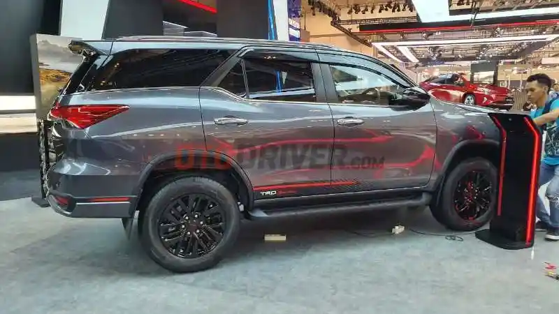Foto - GIIAS 2019: Fortuner Dapati Facelift, Naik RP 1,5 Juta