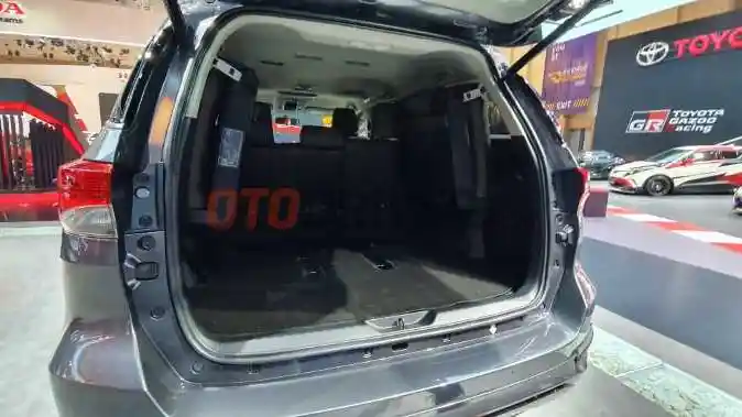 Foto - GIIAS 2019: Fortuner Dapati Facelift, Naik RP 1,5 Juta