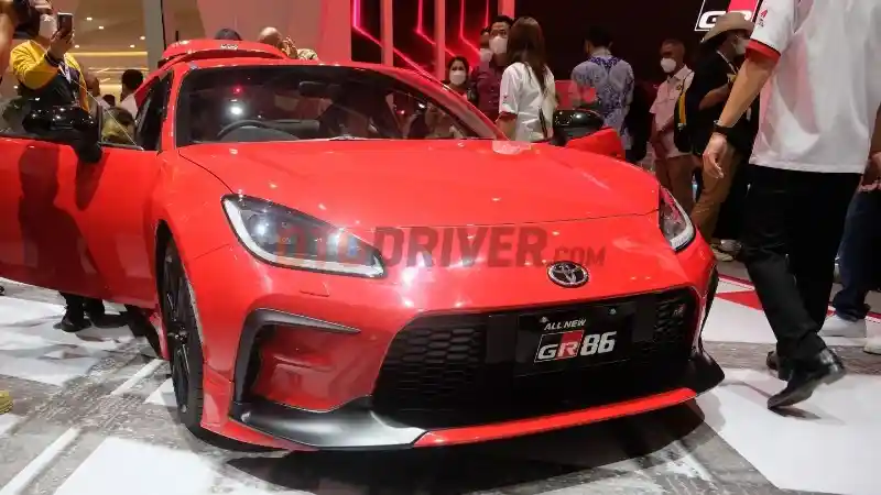 Foto - Mobil Sport Nyaman Untuk Harian, Lihat Angsuran Toyota GR 86 Hingga 5 Tahun