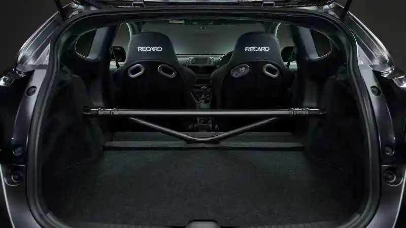 Foto - Toyota GRMN Yaris Melenggang, Harga Nyaris Rp 1M