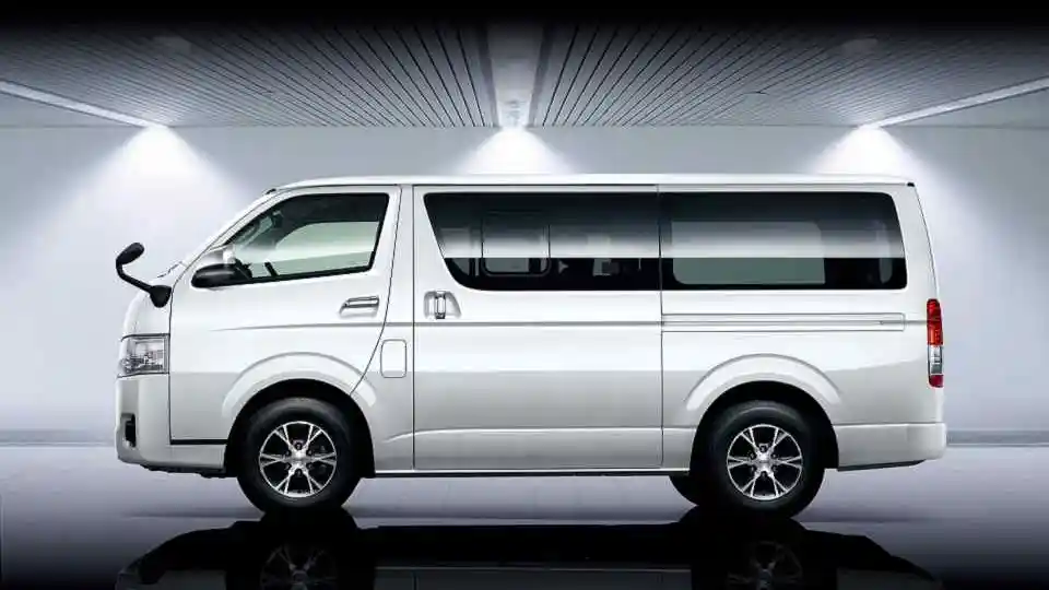 Foto - Toyota HiAce Terbaru Kini Bermesin 'GD' Turbo Diesel!
