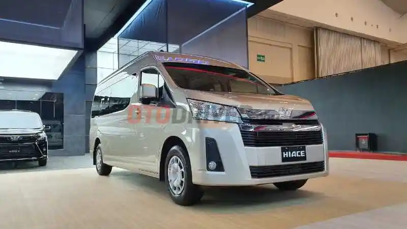 Foto - Perang Dimensi Dan Harga Wuling Zhengcheng Vs Toyota Hiace Vs Hyundai H-1