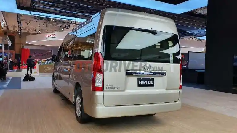 Foto - Toyota HiAce Bisa Dicicil Rp 9 Jutaan Perbulan. Jangan Kaget Lihat DPnya