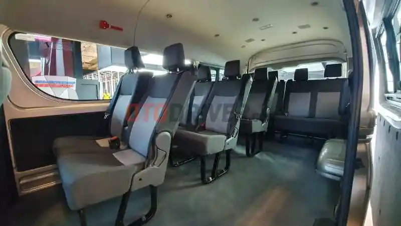 Foto - New Toyota HiAce Premio Resmi Meluncur, Naik RP 41Juta