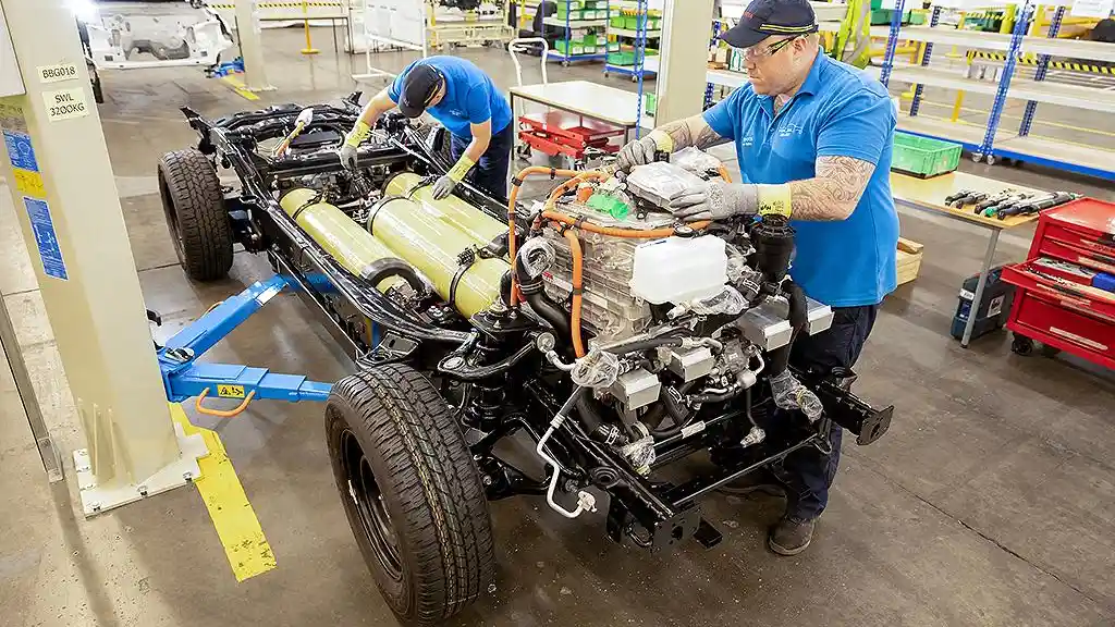 Foto - Toyota Bikin Prototipe Hilux Berjantung Fuel Cell