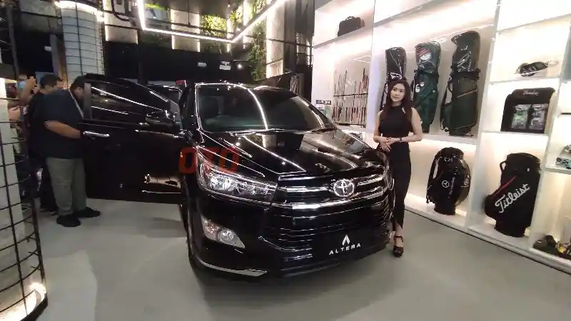 Berita - Modal Rp 88 Juta, Bisa Sulap Innova Reborn Semewah Zenix