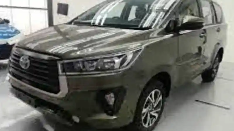 Berita - Setelah Fortuner, Kijang Innova Facelift Juga Menampakkan Wujudnya
