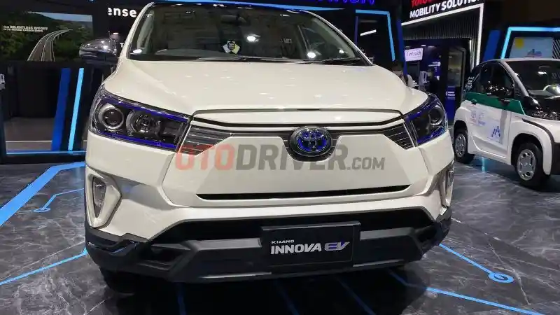 Foto - Toyota Kijang Innova EV Concept Resmi Melantai Di IIMS 2022 (8 FOTO)