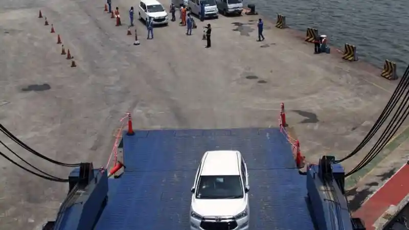 Foto - Belum Surut, Krisis Chip Semikonduktor Paksa Honda Dan Toyota Turunkan Angka Produksi