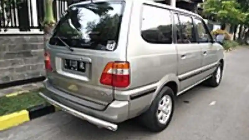 Foto - Sejarah Panjang Toyota Kijang di Tanah Air, Mulai dari Buaya hingga Zenix