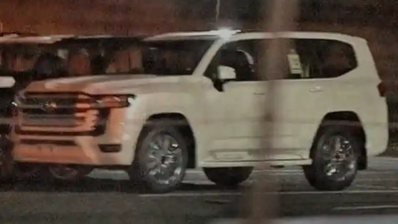 Berita - Wujud Nyata Toyota Land Cruiser Generasi Terbaru Terungkap Gamblang!