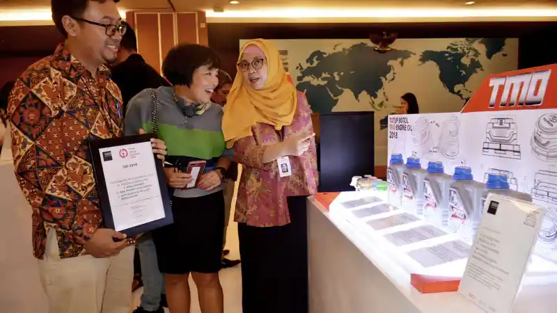 Berita - Oli Resmi Toyota Indonesia Sabet Penghargaan dari Kementerian Perdagangan