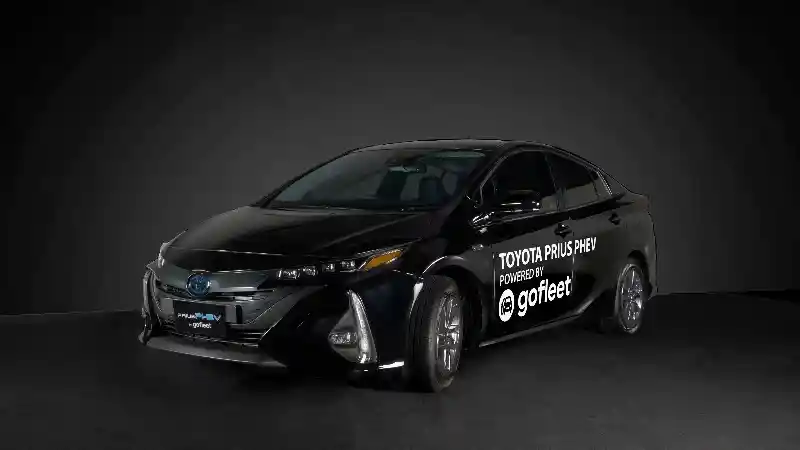 Foto - Harga Toyota Prius PHEV Rp 884 Juta untuk Konsumen Fleet