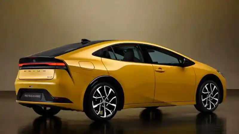 Foto - Setelah Versi HEV, Prius PHEV Siap Hadir 15 Maret Mendatang