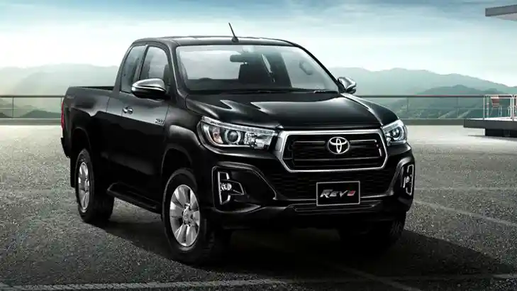 Foto - Kenapa Toyota Hilux Versi 'Mewah' Tak Masuk Indonesia?