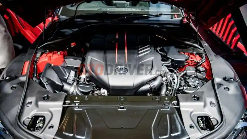 Foto - Komparasi Spek Toyota GR Supra VS BMW Z4