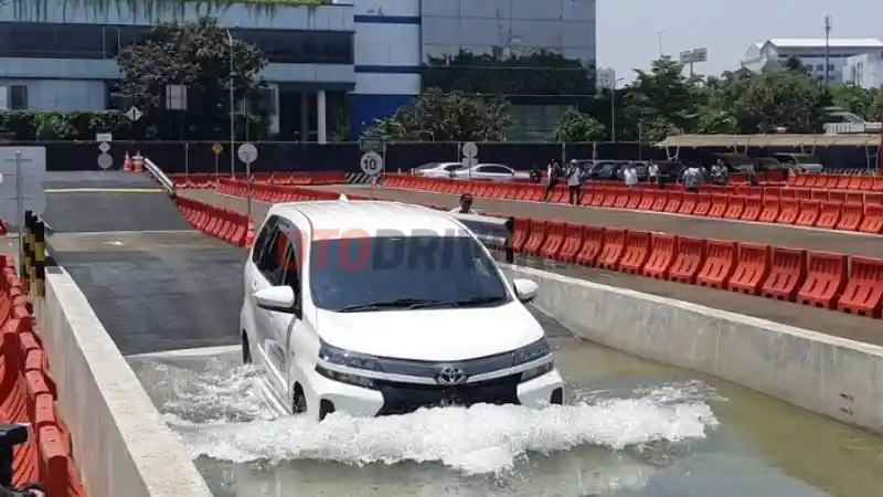 Foto - Veloz Tipe Tertinggi Bisa Dimiliki Dengan DP Mulai Rp 50 Jutaan