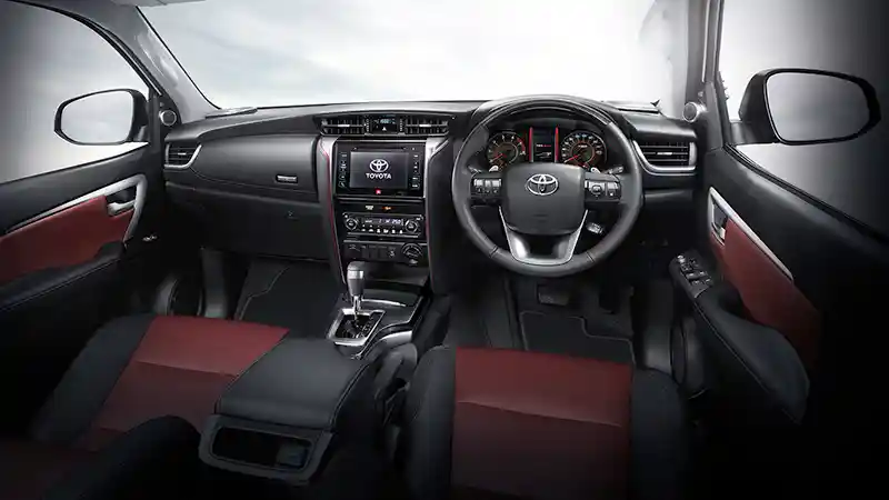 Foto - Toyota Fortuner TRD Sportivo 2 Siap Dirilis. Varian Apalagi ini?