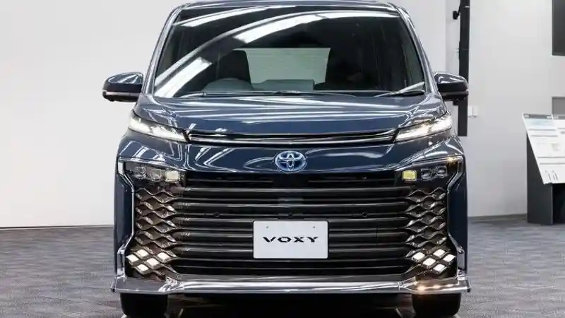 Foto - Diam-Diam Toyota Sudah Buka Pemesanan Toyota Voxy, Harga Mulai Rp 510 Juta