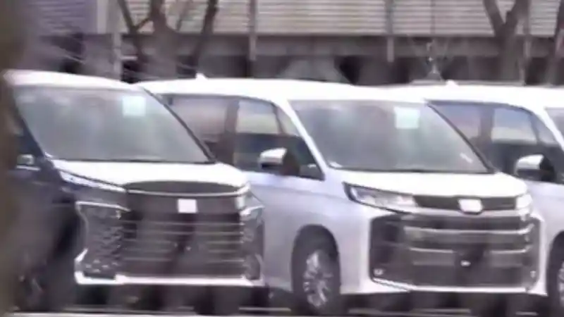 Berita - Melihat Wujud Nyata Toyota Voxy Generasi Terbaru