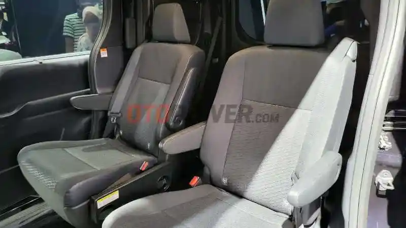 Foto - Anda Mudik Menggunakan Toyota Voxy? Sebaiknya Ke Bengkel Resmi Dulu