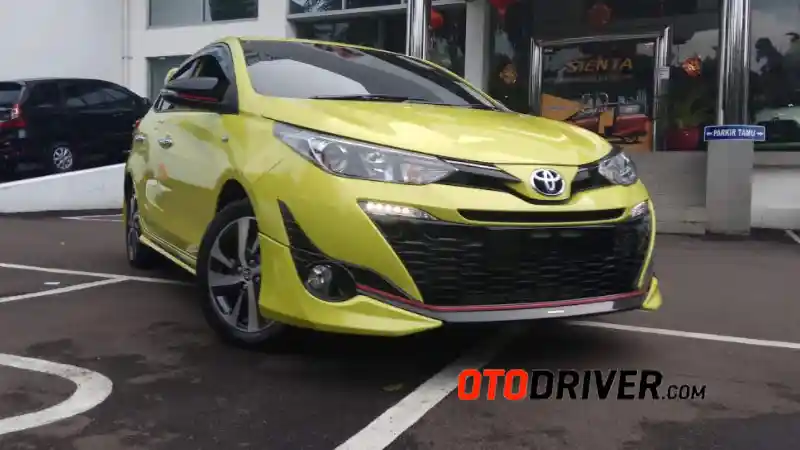 Foto - Honda Jazz VS Toyota Yaris, Mana yang Terlaris Pada Juni 2019?
