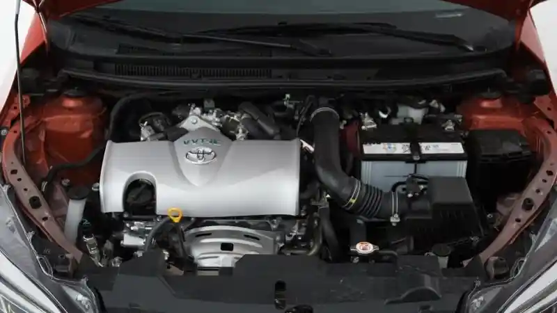 Foto - Komparasi Spek Toyota Yaris VS Honda Jazz 2020