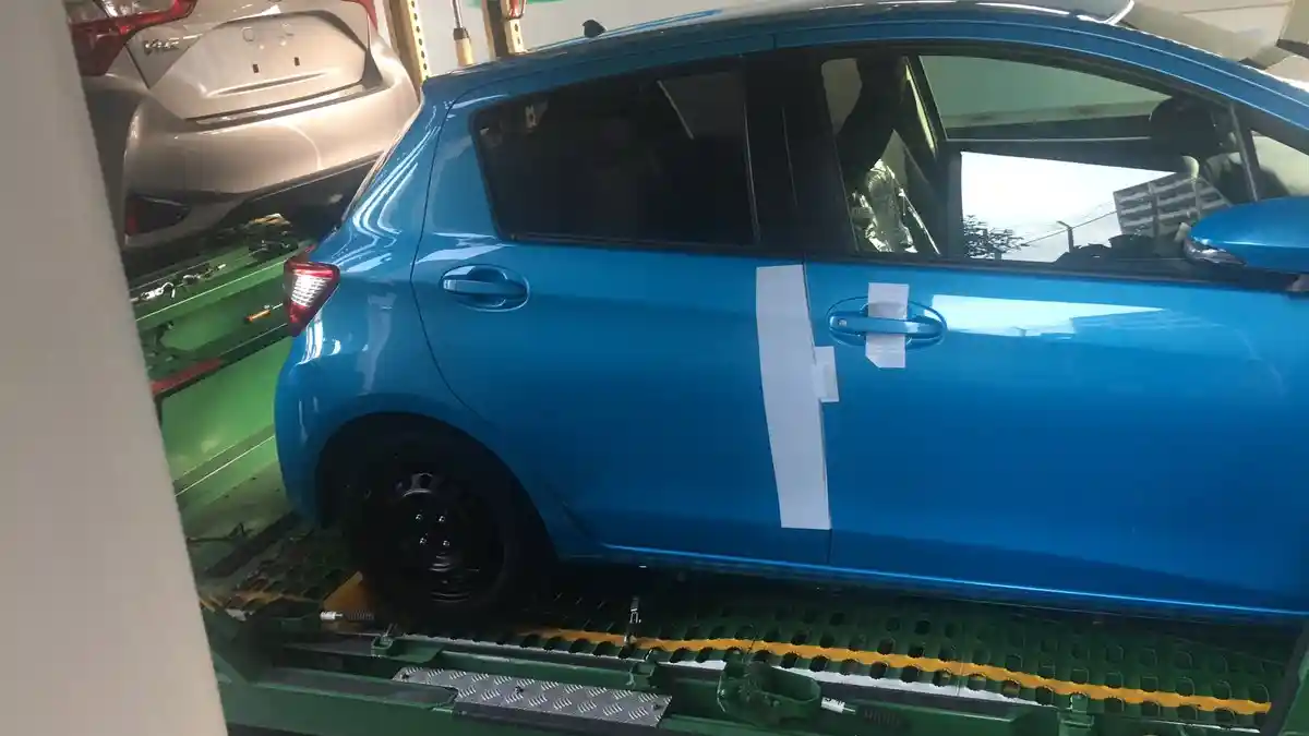 Foto - SPY SHOT: Toyota Yaris Facelift 2017 Untuk Jepang Tertangkap Kamera (6 Foto)