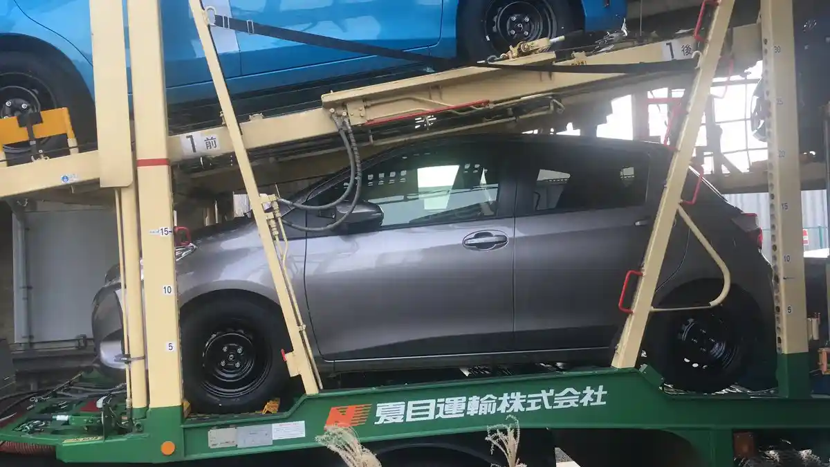 Foto - SPY SHOT: Toyota Yaris Facelift 2017 Untuk Jepang Tertangkap Kamera (6 Foto)