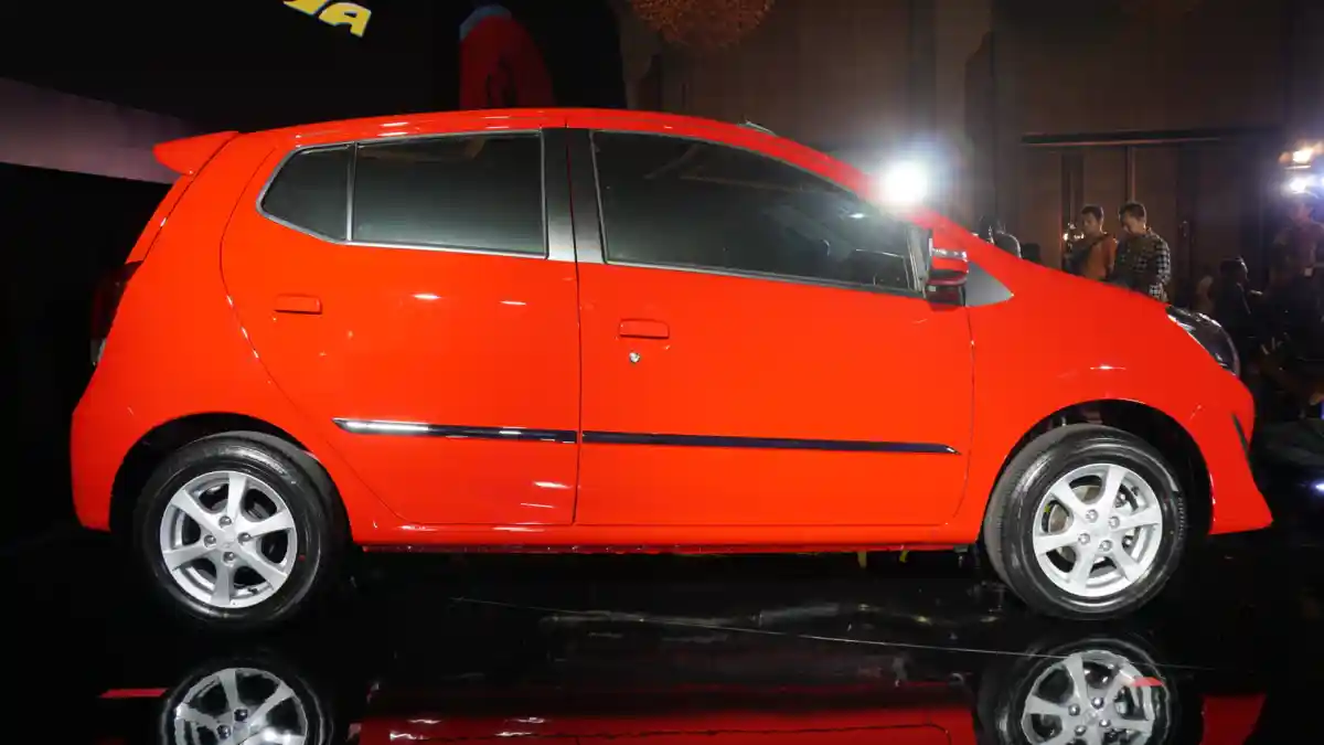 Foto - Uang Muka Agya 1.000 CC RP 23 Jutaan, Dicicil Setengah Dekade