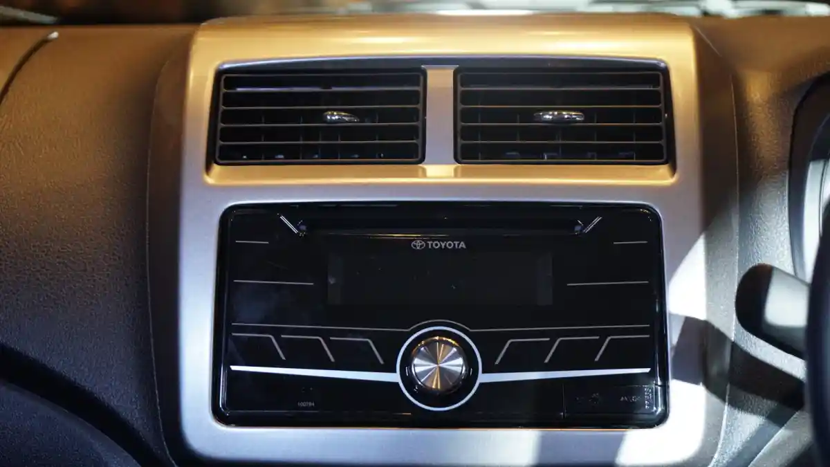 Foto - Kupas Tuntas Fitur Entertainment 5 LCGC