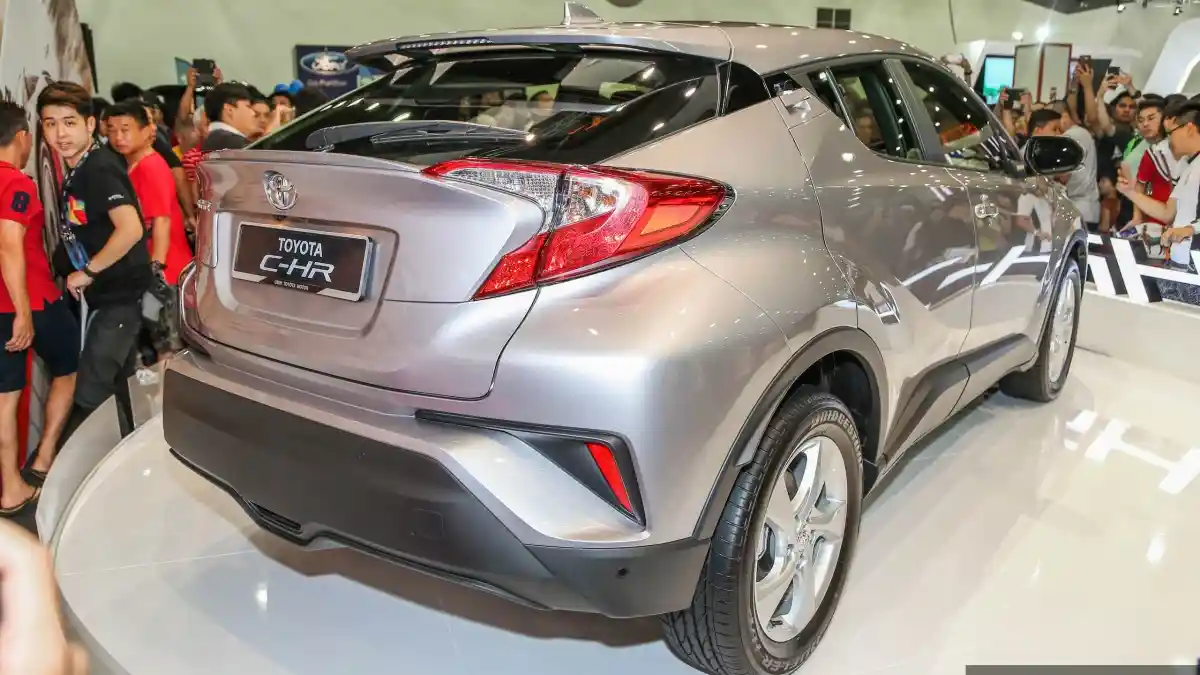 Foto - Toyota C-HR Versi Produksi Massal Sudah Ada Di Malaysia! Tapi..