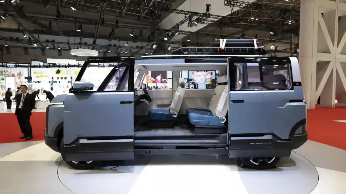 Foto - Toyota Bakal Memperkenalkan ‘Land Cruiser’ Versi MPV?