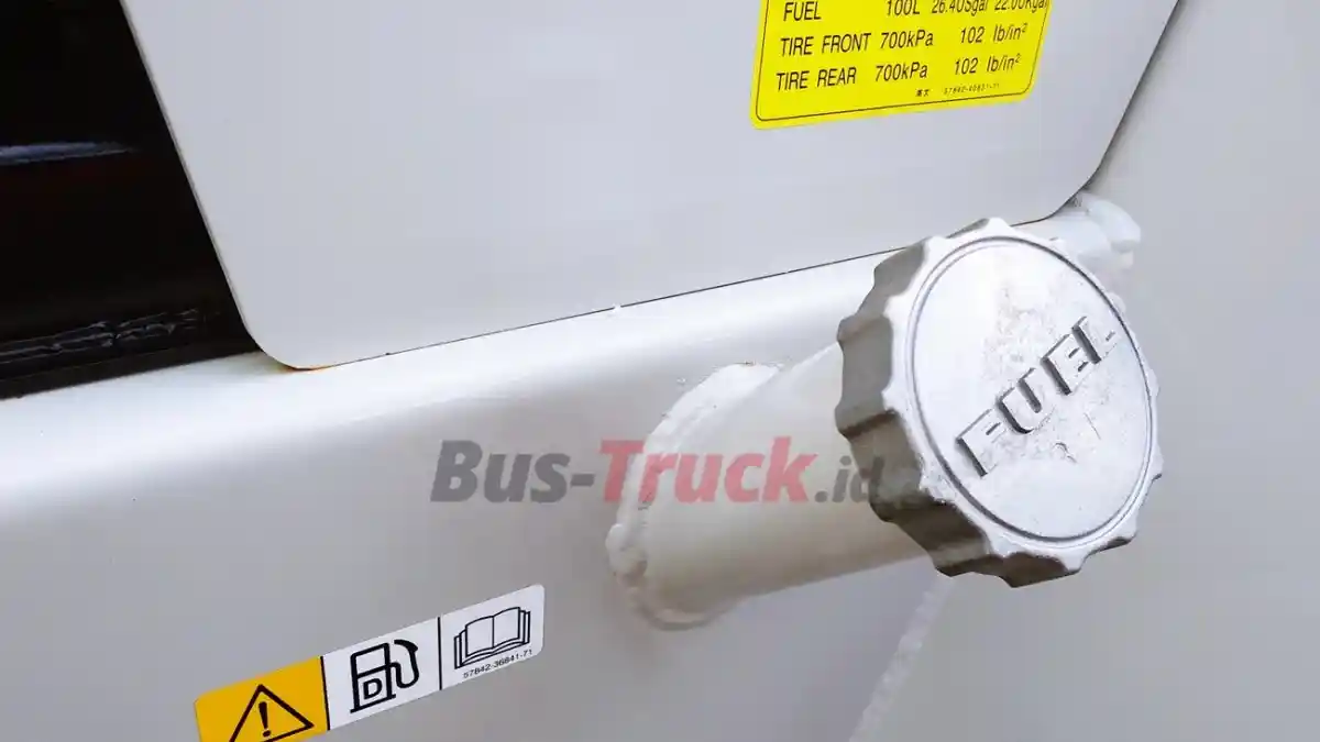 Foto - Toyota 52-3TD45, Si Kecil Bertenaga Gahar Penarik Beban