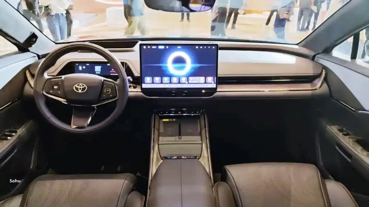 Foto - Toyota Mulai Tawarkan Sedan Listrik Termutakhirnya: bZ7