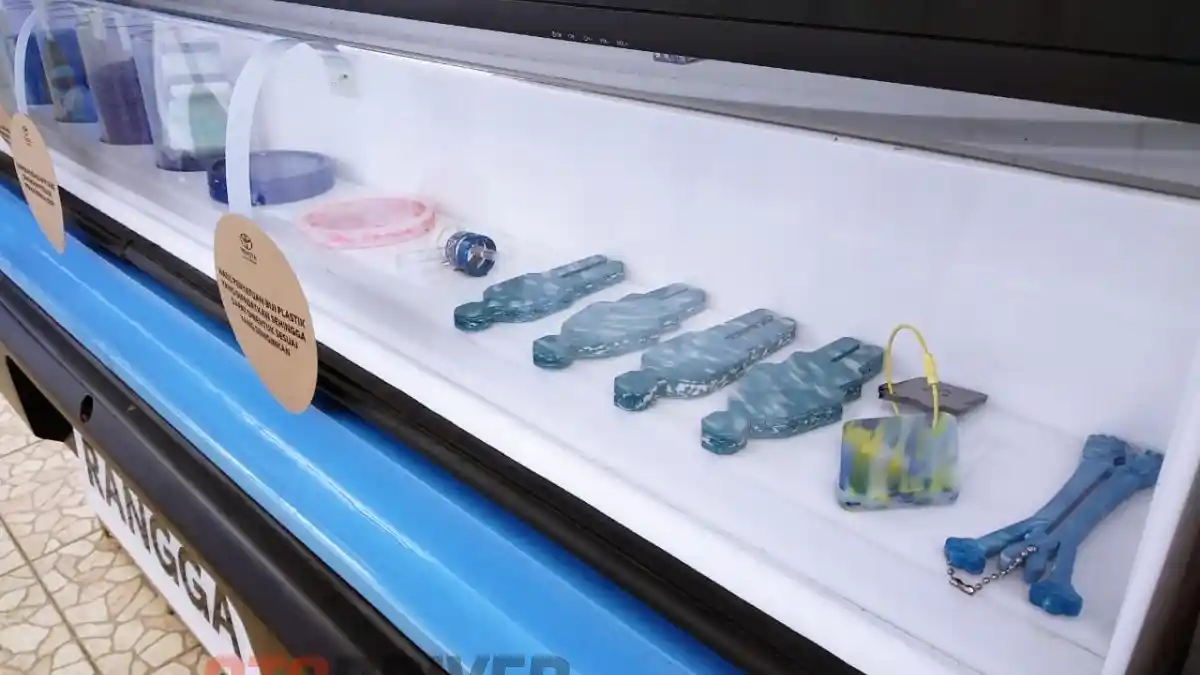 Foto - Toyota : Mengurangi Emisi Tidak Hanya Lewat Produk Mobil