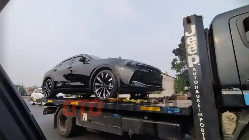 Berita - Toyota Crown Generasi ke 16 Tertangkap Lensa. Segera Dijual Di Indonesia?