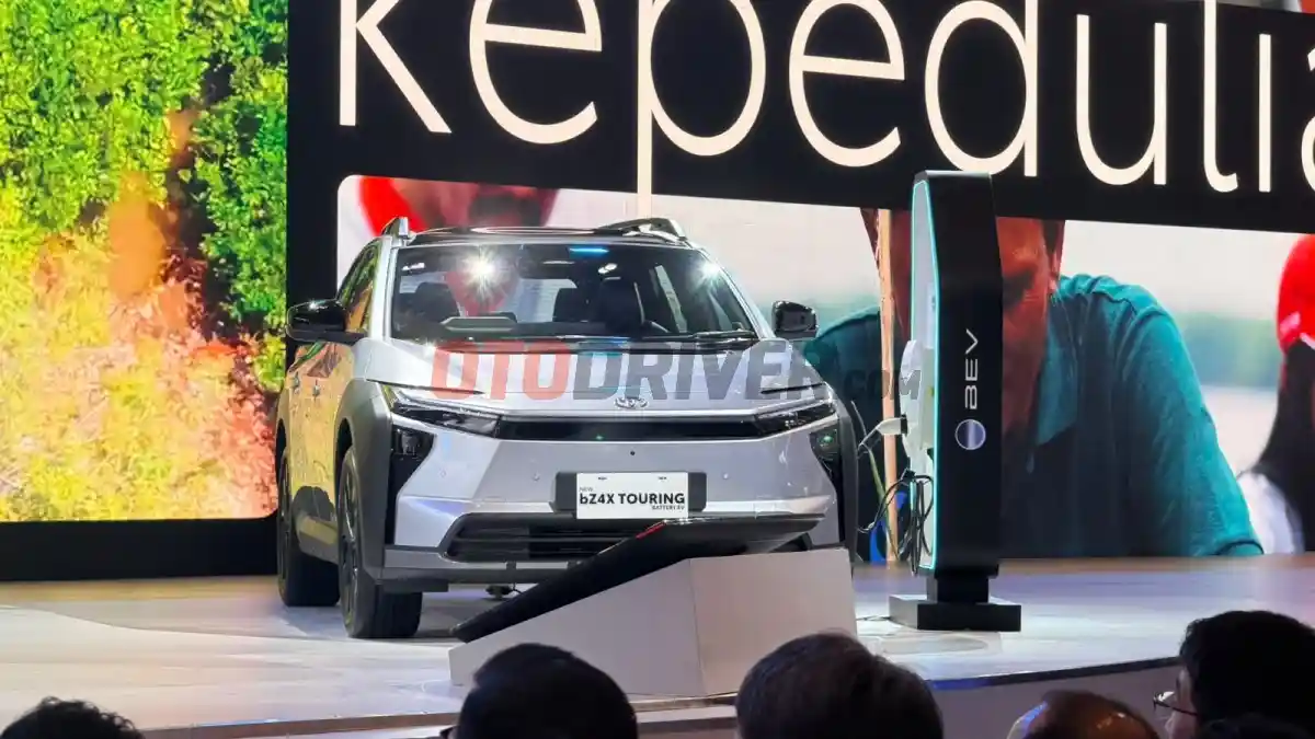 Foto - Toyota Luncurkan 3 Mobil Baru di GIIAS 2026, Ada Land Cruiser Hybrid dan bZ4X Touring