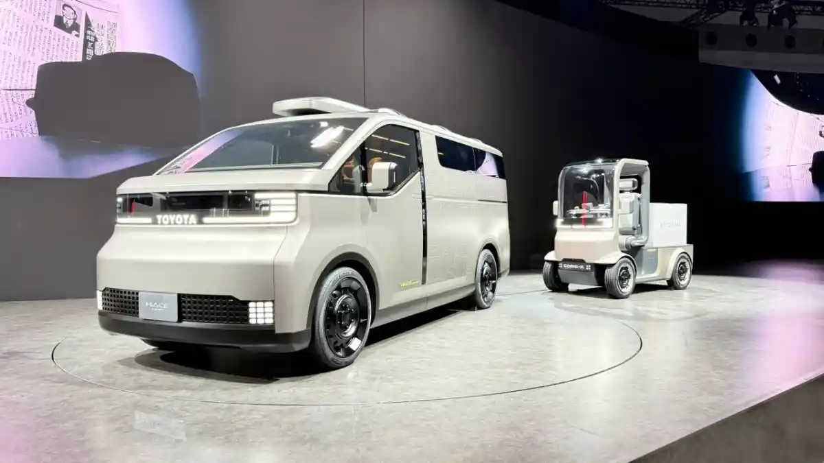 Foto - Toyota Pamerkan Line Up Terbaru Di Japan Mobility Show, Land Cruiser FJ Jadi Bintang Utama