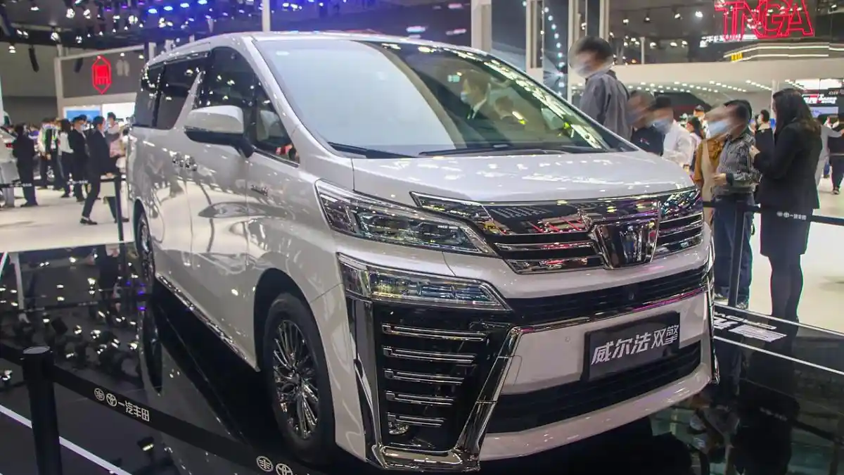 Foto - Toyota Gandeng Erat FAW dan GAC Untuk Kembangkan Mobil Listrik