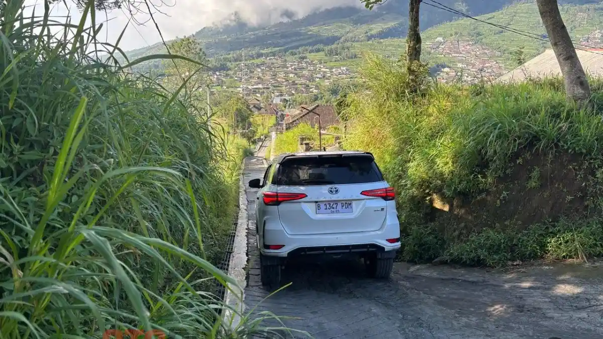 Foto - Toyota Fortuner Terbaru Lebih Nyaman Dibawa Ke Pegunungan Ketimbang Seri Terdahulu, Ini Faktor Pembedanya