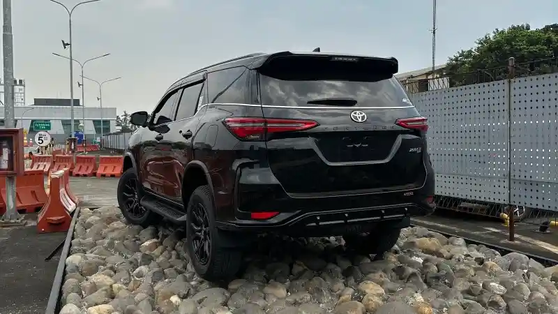 Foto - Fortuner Belum Juga Dilengkapi Sunroof, Ini Jawaban Dari Toyota