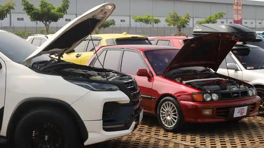 Foto - Komunitas Toyota Gelar Keseruan Kegiatan Otomotif dan Sport