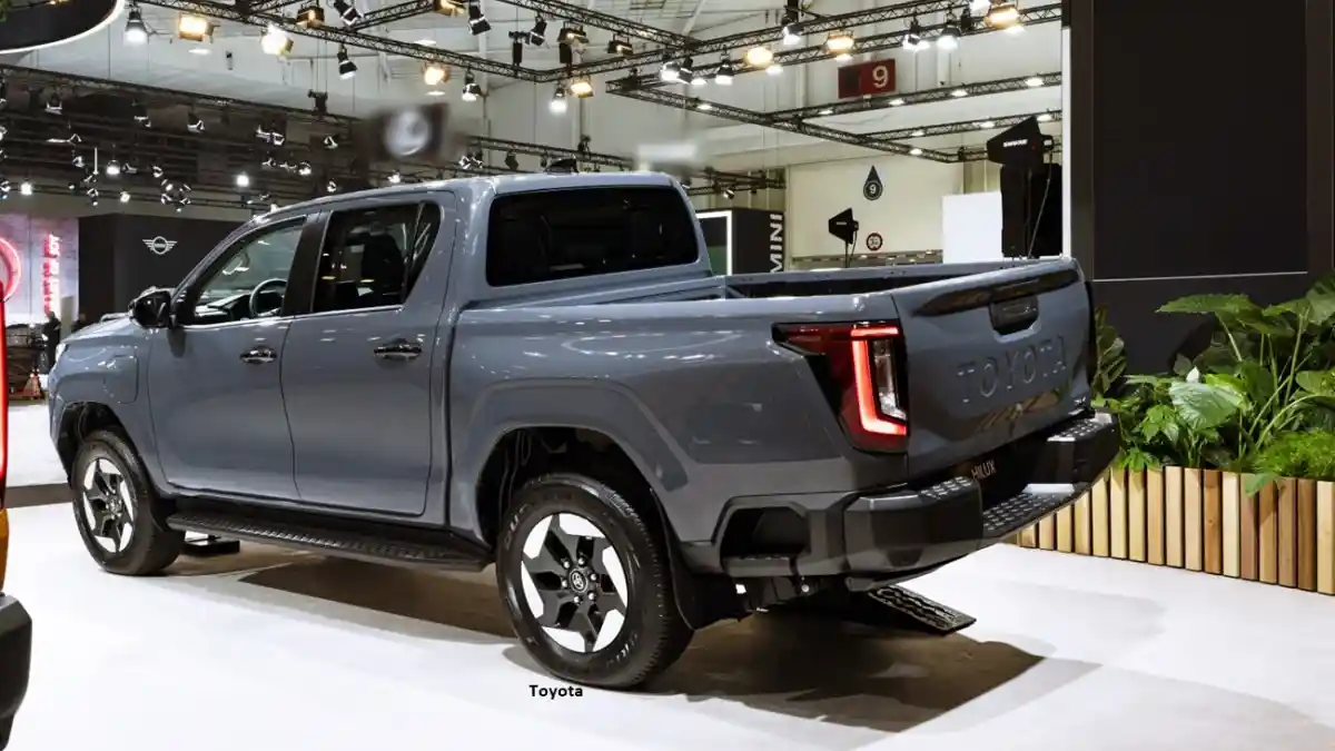 Foto - Toyota Hilux 2026, Kini Ada Varian Diesel Hybrid Dan BEV
