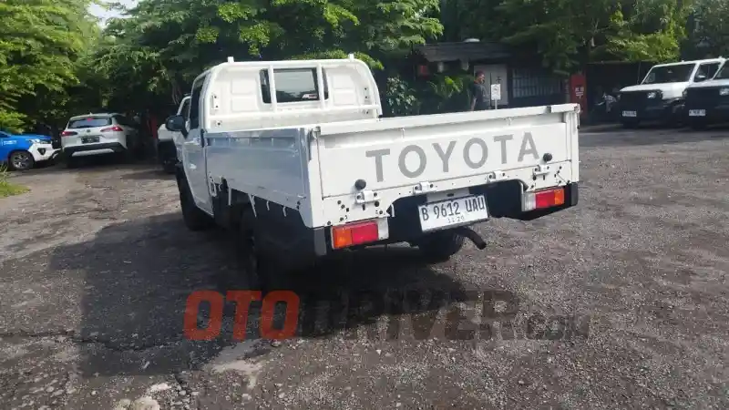 Berita - Ada Apa Antara Toyota Hilux Rangga dan Land Cruiser 70 Series